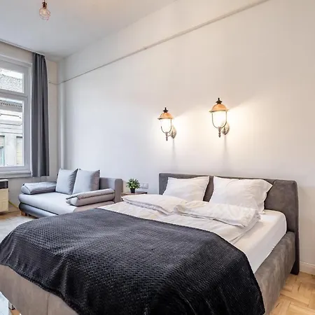 Central Luxury With Ac * Budapest