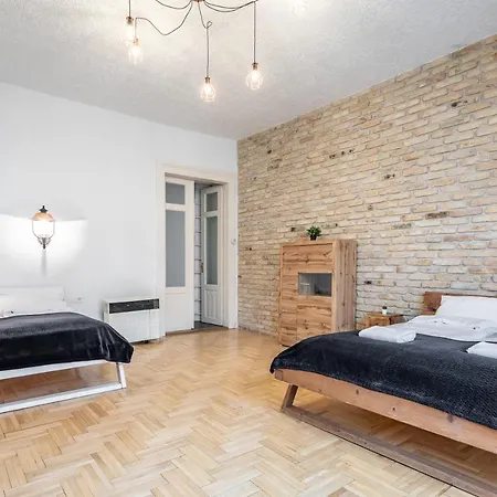 Central Luxury With Ac Διαμέρισμα *