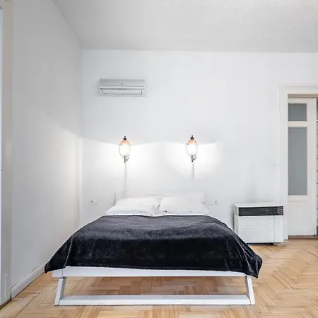 Central Luxury With Ac Διαμέρισμα *